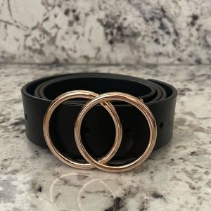 Black leather belt with gold double O ring